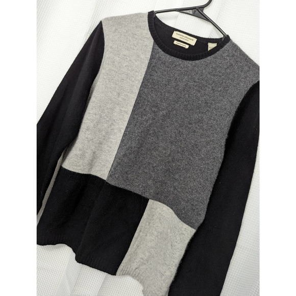 Valerie Stevens Sweaters - NWOT! VALERIE STEVENS! CASHMERE BLACK, GRAY COLOR BLOCK SWEATER! SZ M